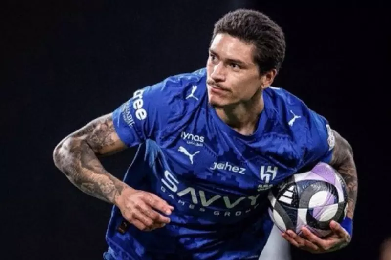رغم عودته للهلال.. نونيز ينتظر برشلونة